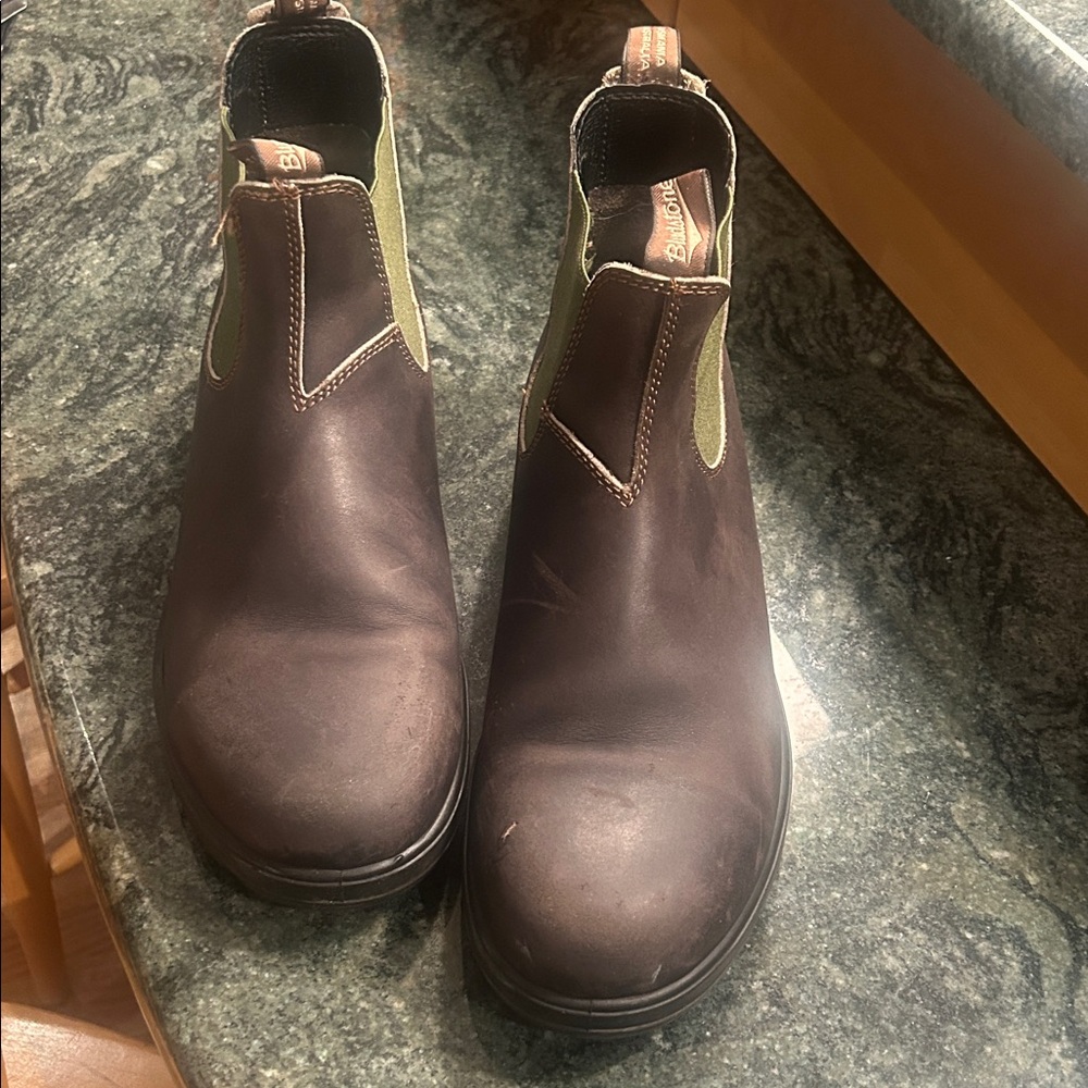 Blundstone Men's MEN'S ORIGINALS #519 Dark Boots with Olive Elastic